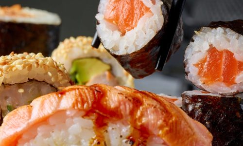 plate-sushi-grey-restaurant-table-closeup